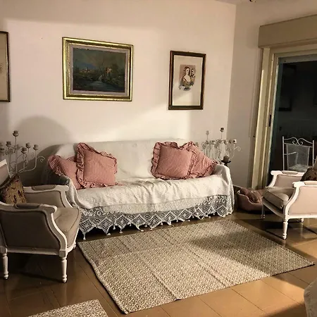 Le Petit Paradis Homestay *